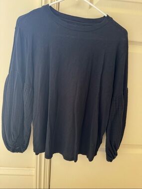 Velvet by Graham & Spencer Black Long-Sleeve Balloon Sleeve Tee